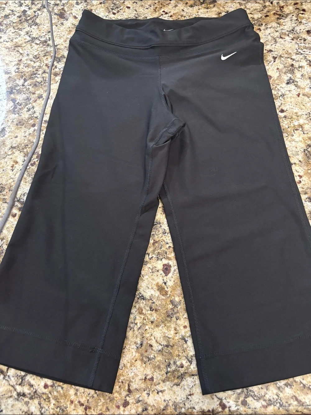 Nike Black Women's Capri Athletic Leggings with White Swoosh